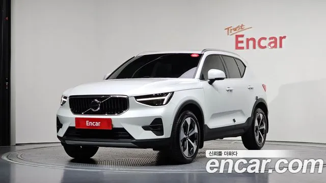 Volvo XC40 B4