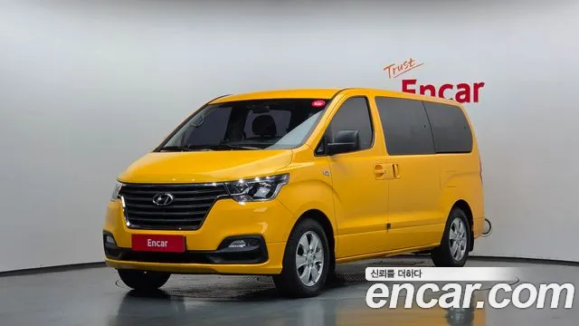 Hyundai The New Grand Starex 12