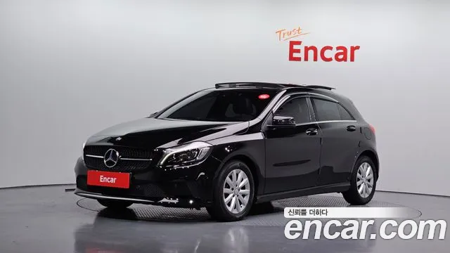 Mercedes-Benz A- W176 A200