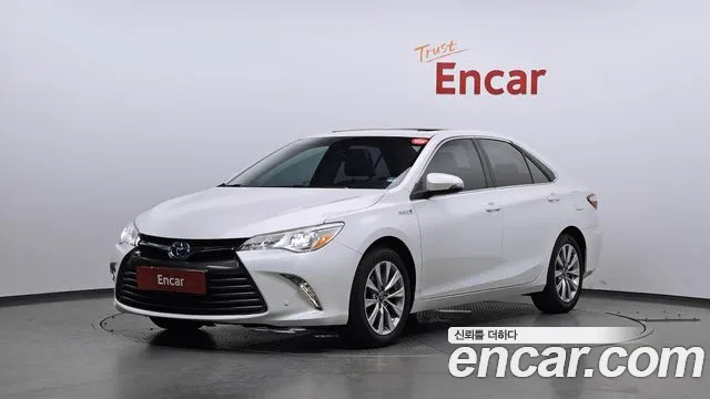 Toyota Camry Hybrid XLE