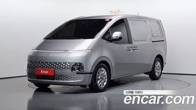 Hyundai Staria 3