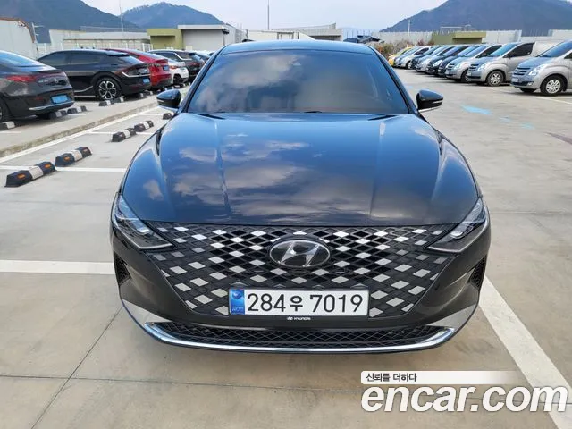 Hyundai Grandeur Hybrid (GN7) Premium