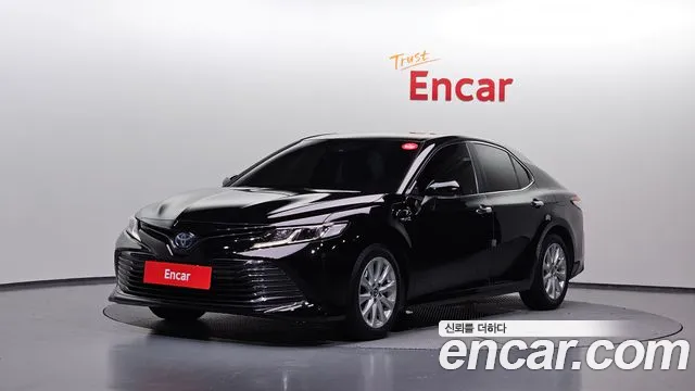 Toyota Camry (XV70) 2.5 LE Hybrid