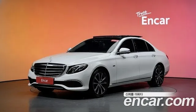 Mercedes-Benz E- W213 E300e Exclusive