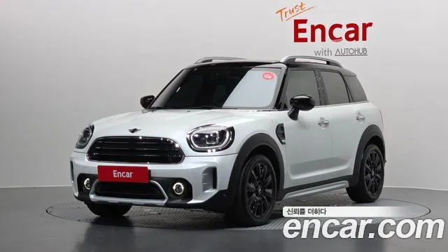 MINI Cooper Countryman 2