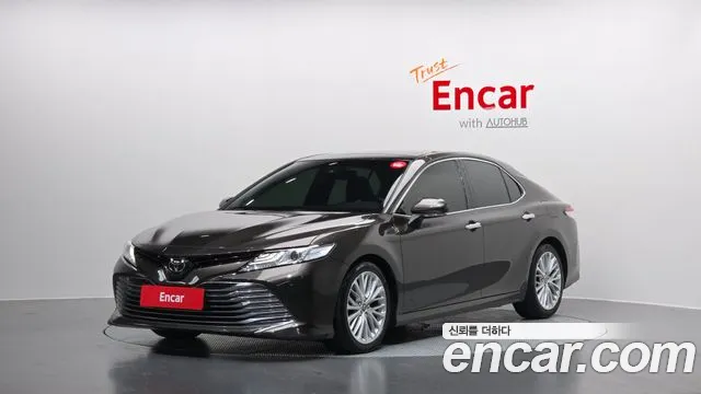 Toyota Camry (XV70) 2.5
