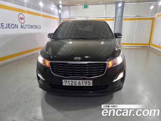 Kia The New Carnival 11