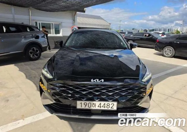 Kia K8 Hybrid Noblesse