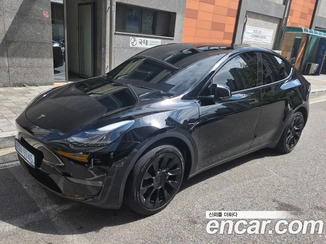Tesla Y AWD
