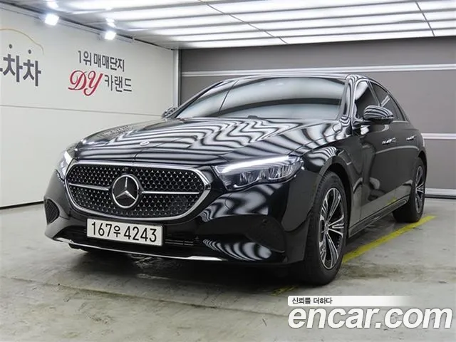 Mercedes-Benz E- W214 E200