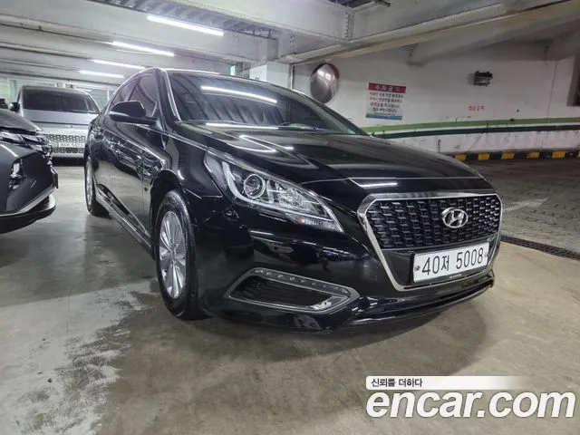 Hyundai LF Sonata Hybrid 2.0 HEV