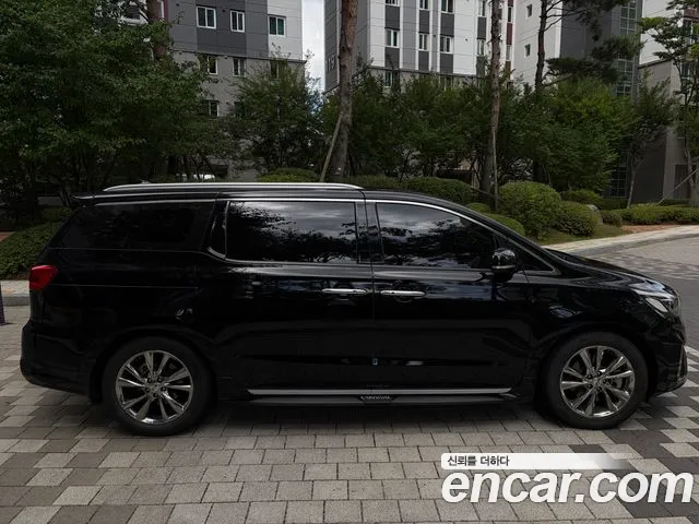 Kia The New Carnival 9 Noblesse