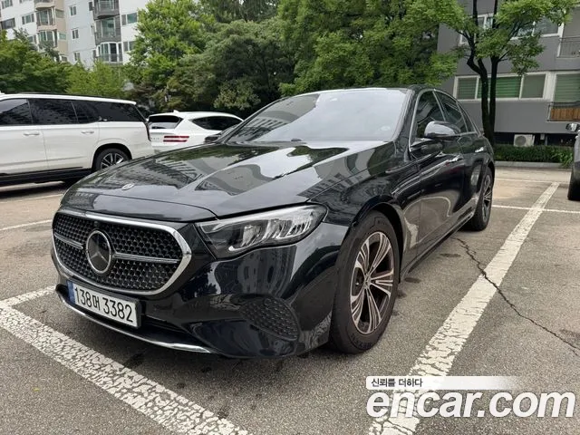 Mercedes-Benz E- W214 E200