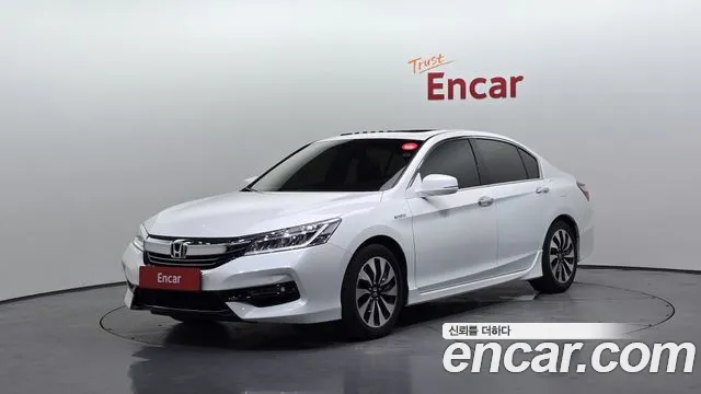 Honda Accord 2.0 Hybrid 9