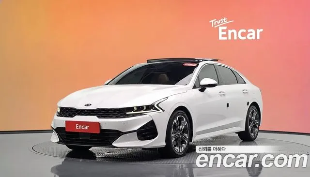 Kia K5 III 2.0 Signature