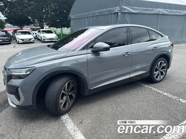 Audi Q4 e-tron (F4) 40 Premium