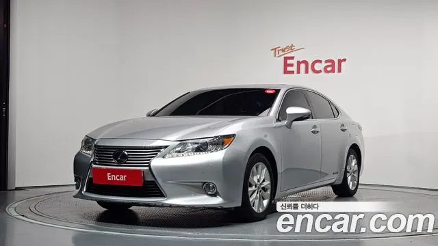 Lexus New ES300 h XV60