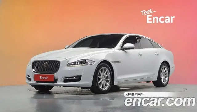 Jaguar All New XJ 2.0 Luxury SWB X351