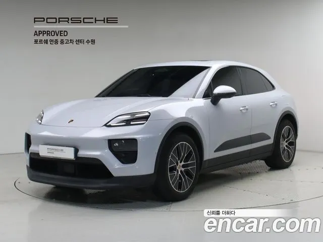 Porsche Macan EV