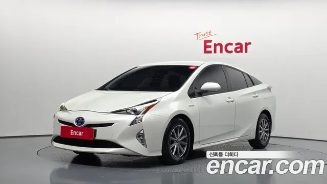 Toyota Prius 4 generation 1.8 E