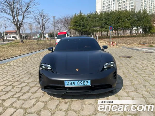 Porsche Taycan GTS