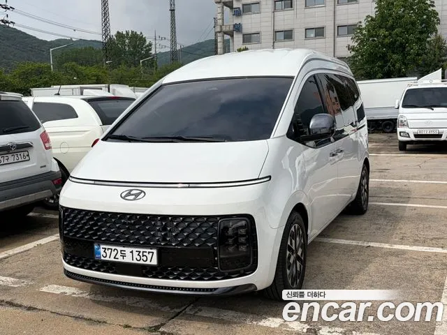 Hyundai Staria 4WD 9