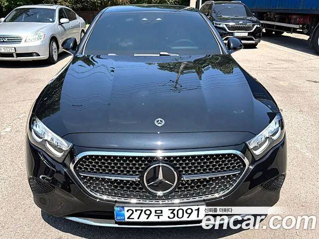 Mercedes-Benz E- W214 E200