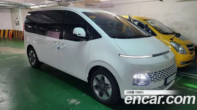 Hyundai Staria HEV 1.6 11