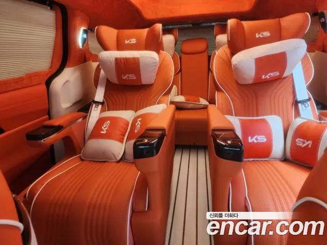 Kia The New Carnival 4 HEV 9