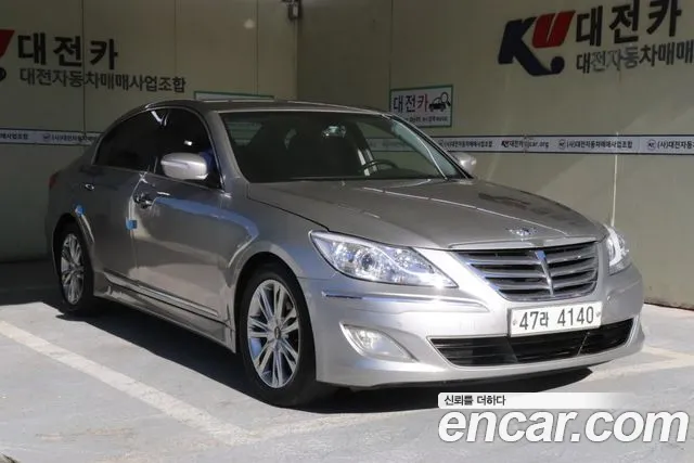 Hyundai Genesis BH330 Base