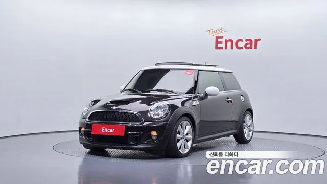 MINI Cooper S Base 2