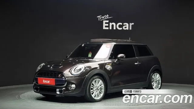 MINI Cooper S Base 3