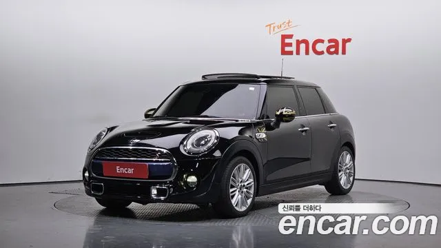 MINI Cooper S 5 Base 3