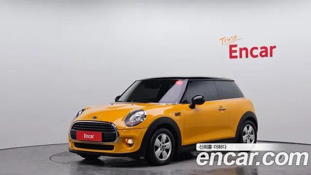 MINI Cooper Base 3