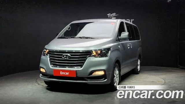 Hyundai The New Grand Starex 12