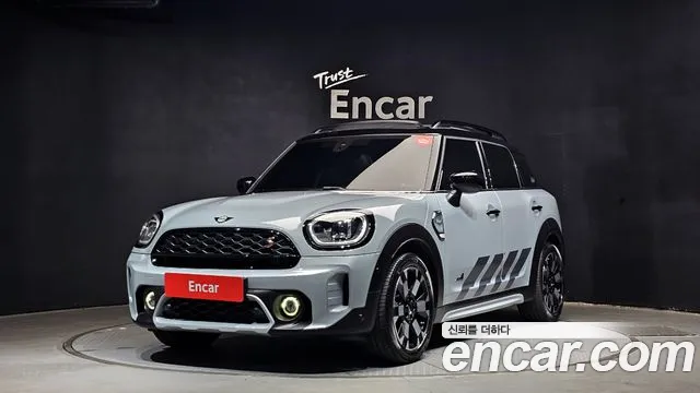 MINI Cooper Countryman 2
