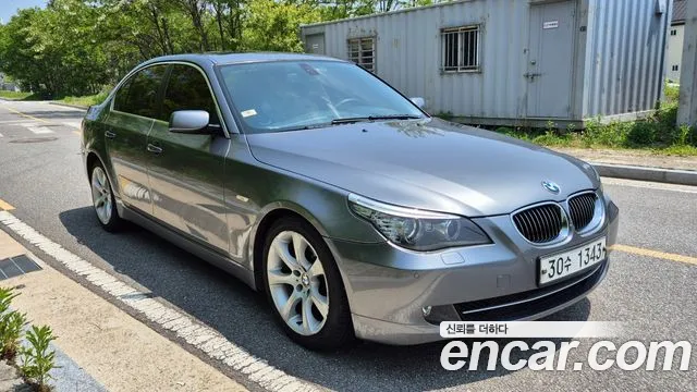 BMW 5 (E60) 528i