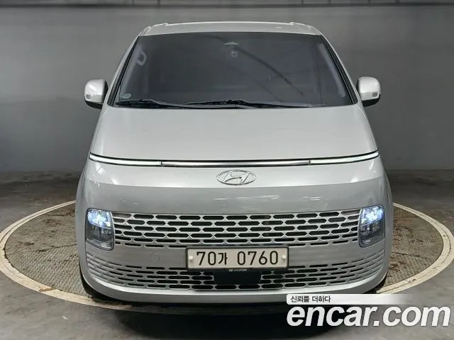 Hyundai Staria 4WD 11