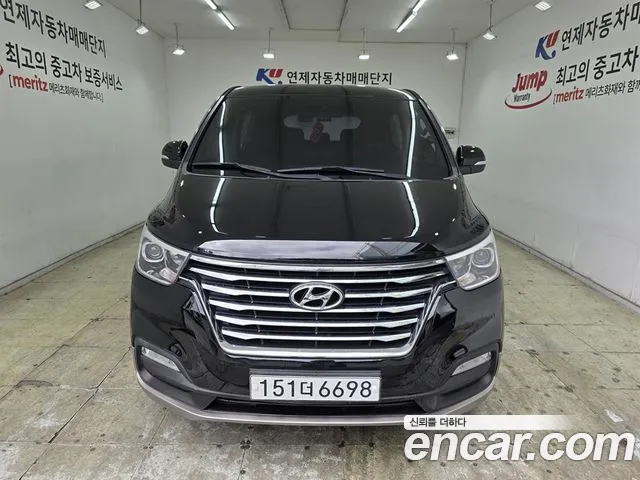 Hyundai The New Grand Starex 9 Exclusive
