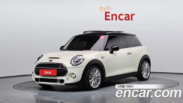 MINI Cooper S Base 3