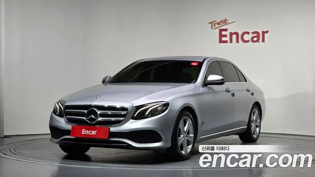 Mercedes-Benz E- W213 E200