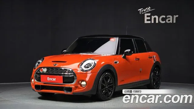 MINI Cooper S 5 Base 3