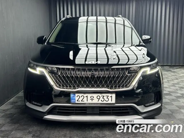 Kia Carnival 4 Gasoline 9 Prestige