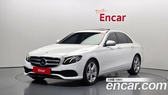 Mercedes-Benz E- W213 E200