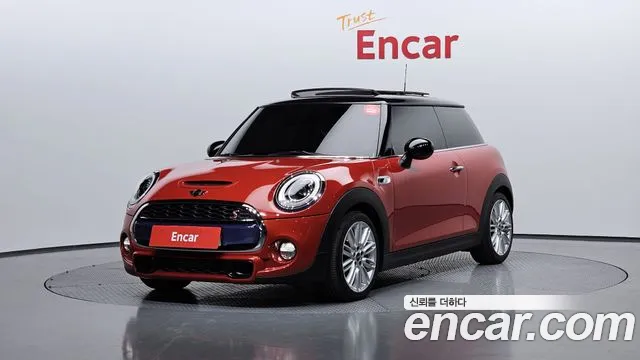 MINI Cooper S Base 3