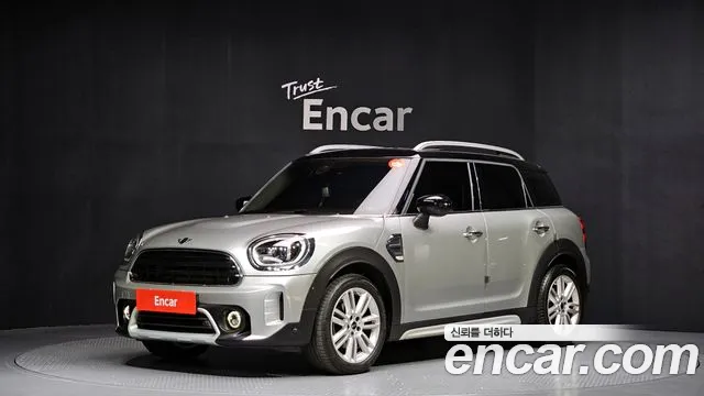 MINI Cooper Countryman 2