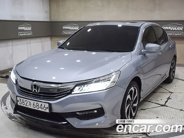 Honda Accord 2.4 9