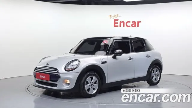 MINI Cooper D 5 Base 3