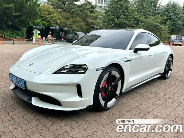 Porsche Taycan 4S