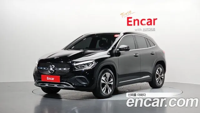 Mercedes-Benz GLA- H247 GLA220
